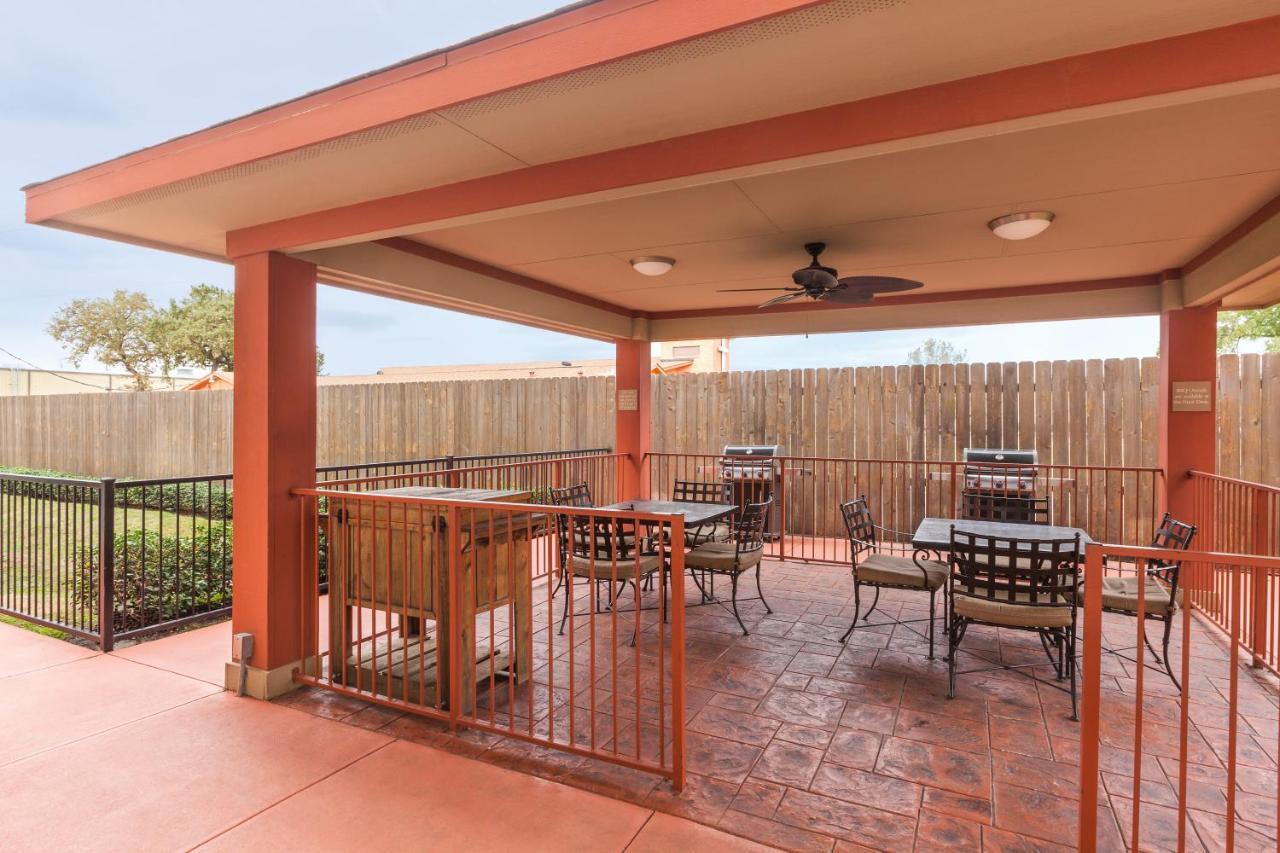 Candlewood Suites Houston I-10 East By Ihg Екстер'єр фото